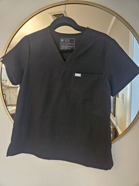 FIGS Scrubs Set In Black